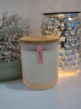 Load image into Gallery viewer, Soy Wax Candles - Floral Fragrances 300ml
