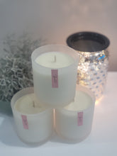 Load image into Gallery viewer, Soy Wax Candles - Sweet Treats Fragrances 300ml
